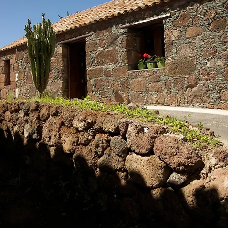 La Fuente De La Flora * Santa Lucia